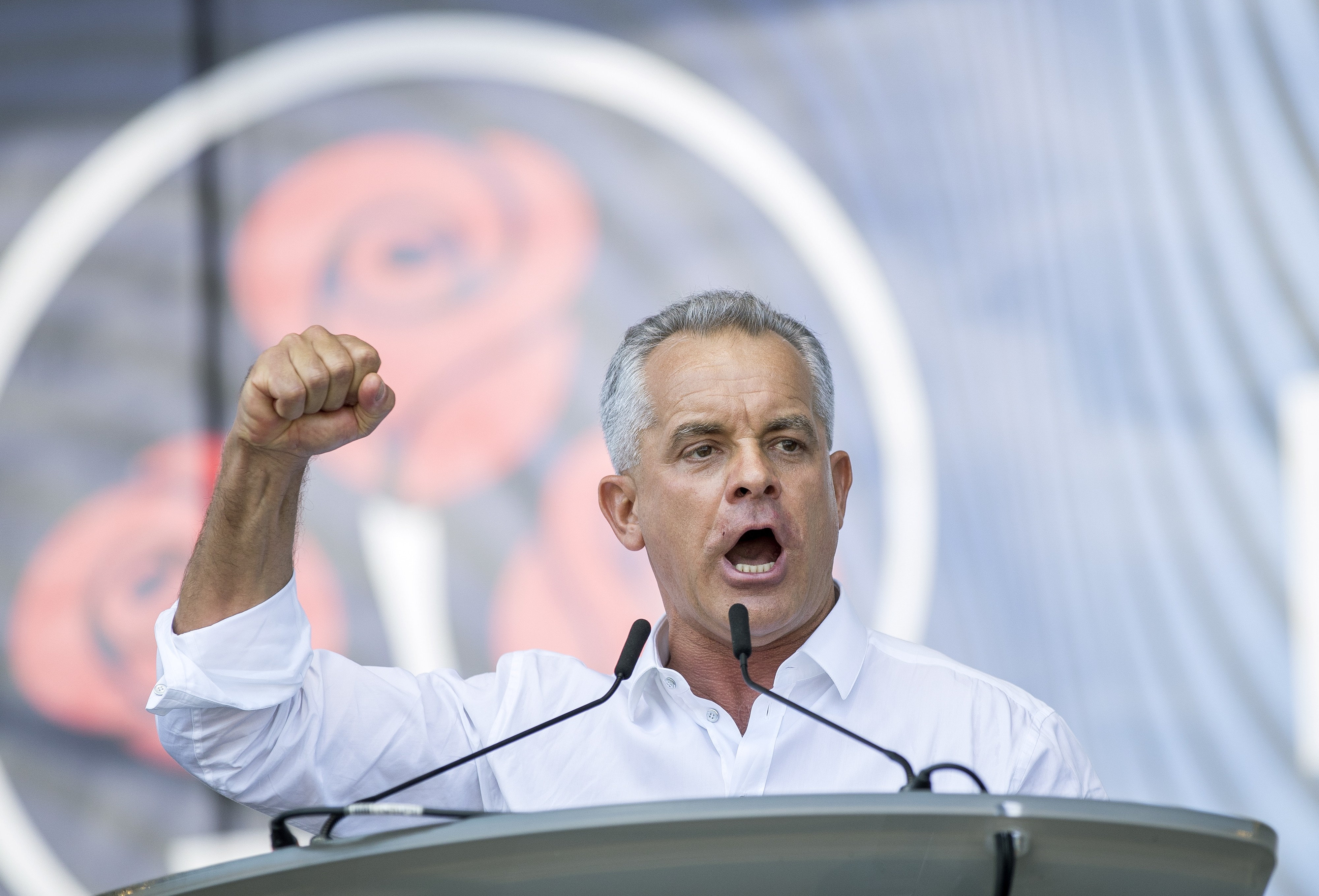 Vladimir Plahotniuc on vaikuttanut muun muassa pankkien, yritysten, medioiden ja puolueiden parissa.