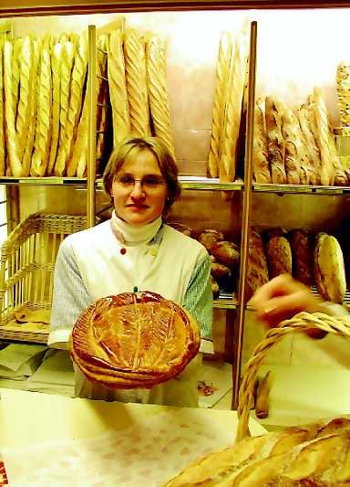 Tammikuun herkku. Galette des rois eli kuninkaitten piiras on Ranskassa loppiaisen herkku, jota nautitaan koko tammikuun ajan.
