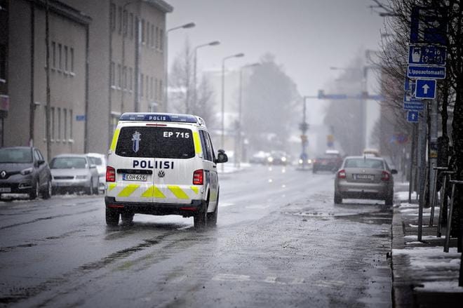 Hallituksen puoliväliriihen päätösten pitäisi taata, että poliisi näkyy Suomen kaduilla ja kirkonkylissä nykyiseen malliin. KUVA: Tomi Kosonen