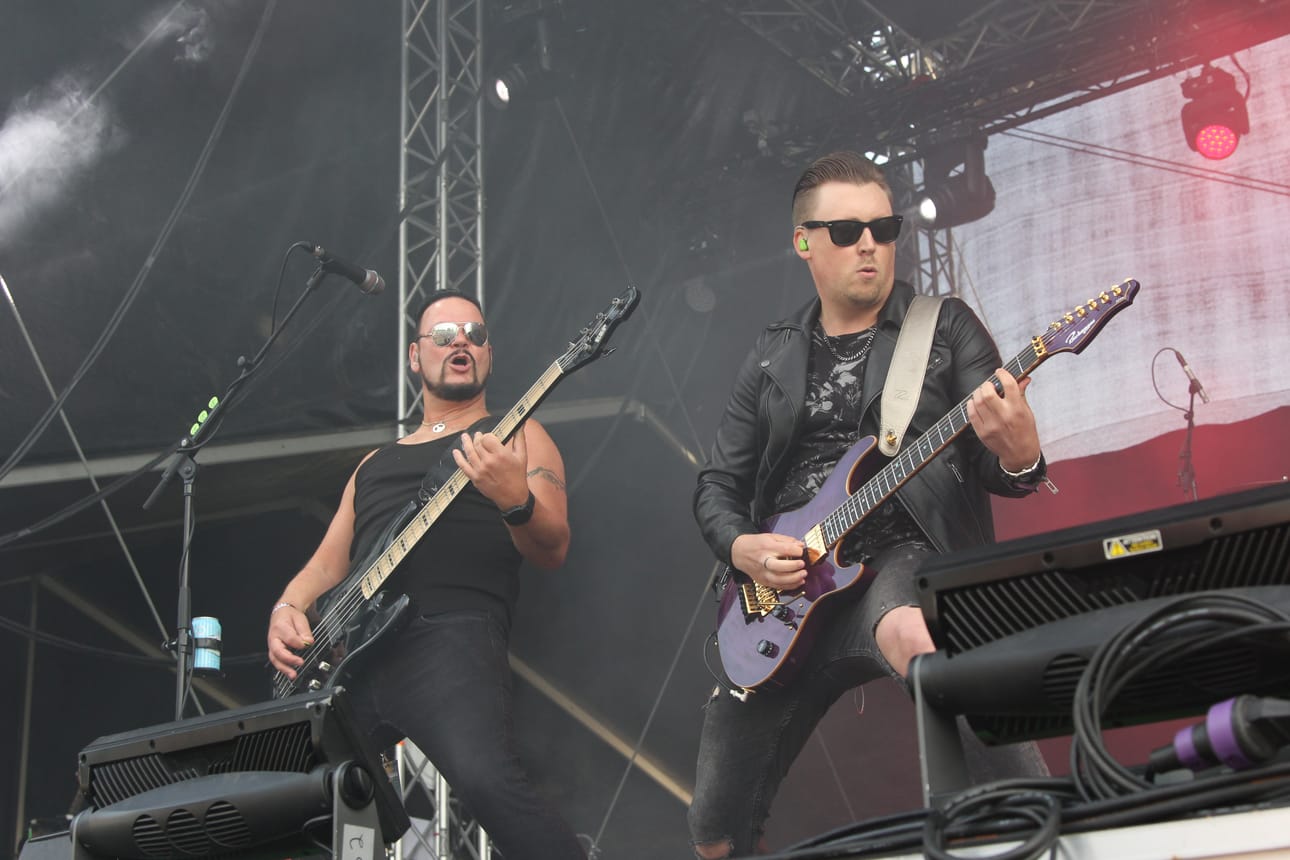 Brother Firetribe tarjoili festivaalin raskaampaa osastoa.