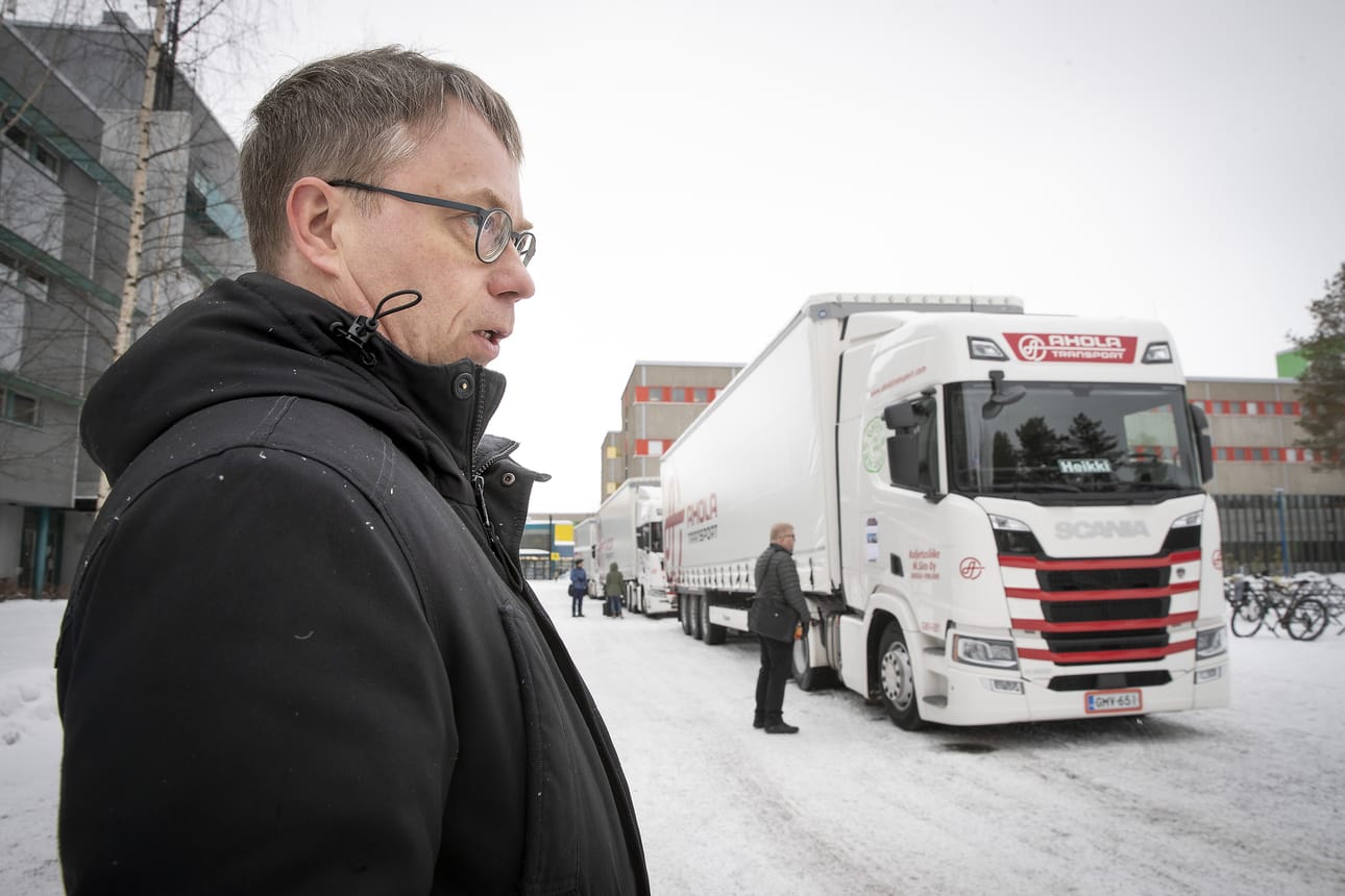 Professori Rauno Heikkilän mukaan odotukset automaattisen tai puoliautomaattisen kolonna-ajamisen kehityksestä rekkaliikenteessä ovat kovat. Tutkimuksella selvitetään, mitä vaikutuksia voidaan saavuttaa.