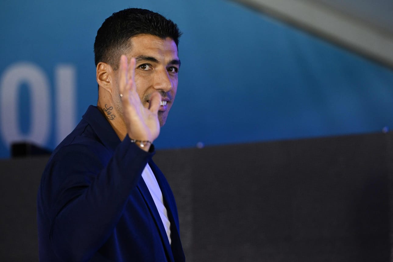 Luis Suarez heittää hyvästit maajoukkueuralle Uruguayn kaikkien aikojen kovimpana maalintekijänä. Suarezin on onnistunut tehdä 142 maajoukkueottelussaan yhteensä 69 maalia. LEHTIKUVA/AFP