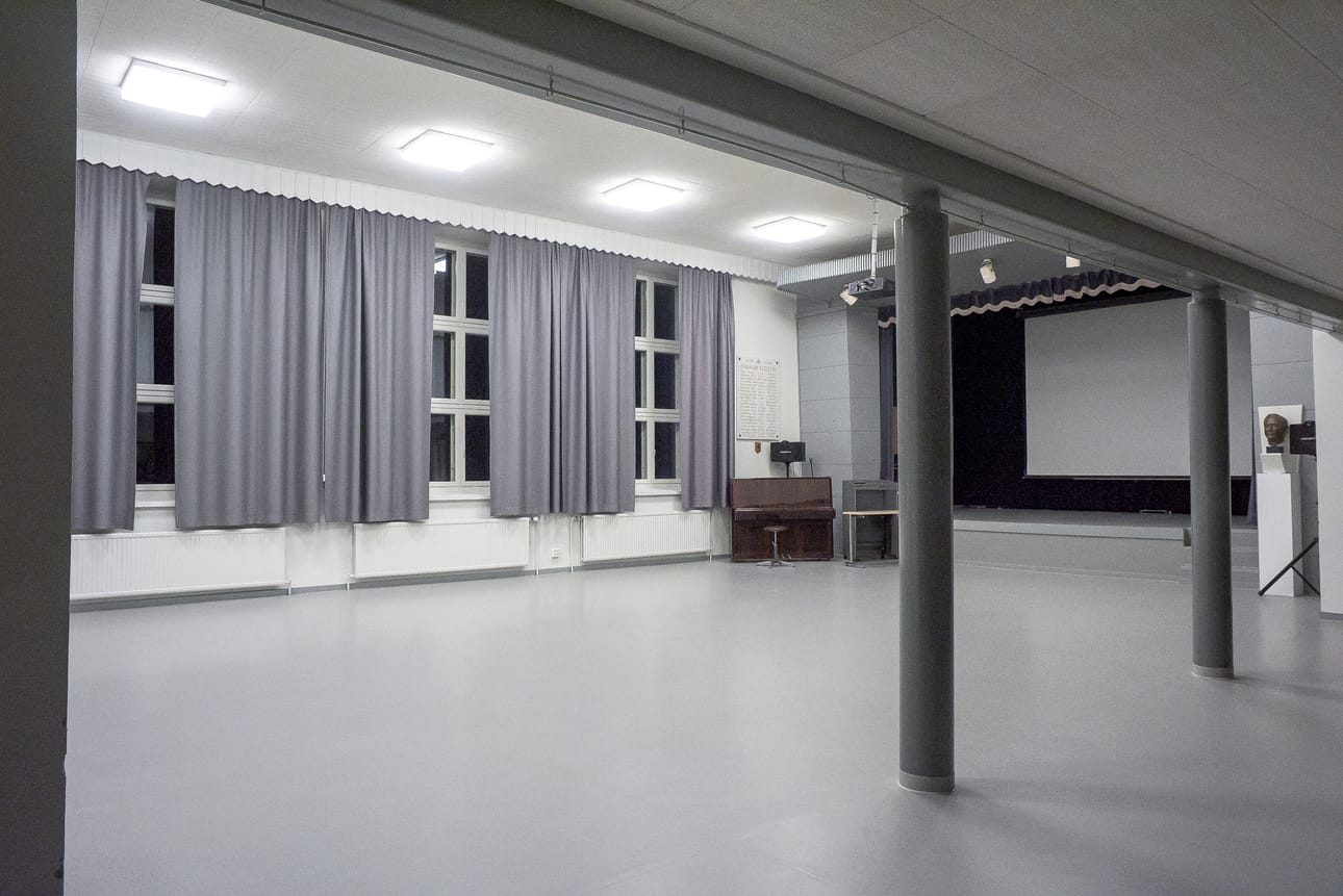 Kuusamo-opiston sali muuttuu vuoden kestävässä remontissa teatteriksi.