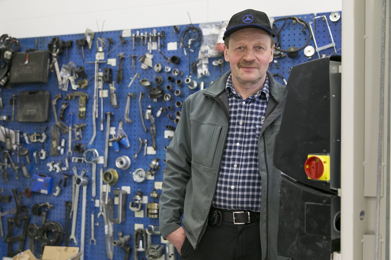 Raimo Pitkänen palkittiin työstään.