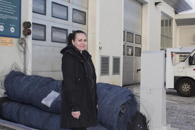 Lähipäivinä Alajärven Nesteellä pääsee isommatkin pakettiautot uuteen ja monipuoliseen autopesuun, kertoo Tanja Pollari-Kataja.