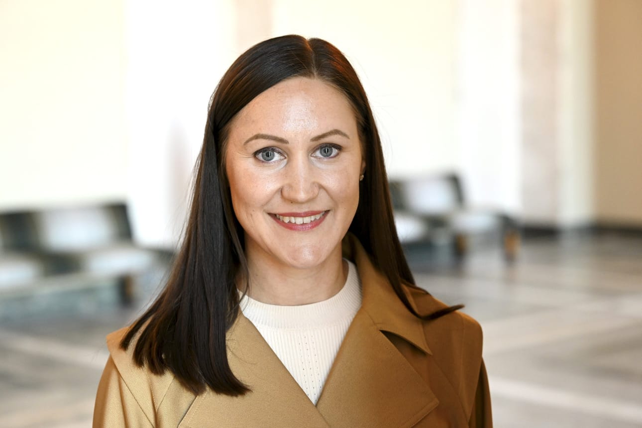 Lotta Hamari (sd.) edustaa Pirkanmaan vaalipiiriä. LEHTIKUVA / Heikki Saukkomaa