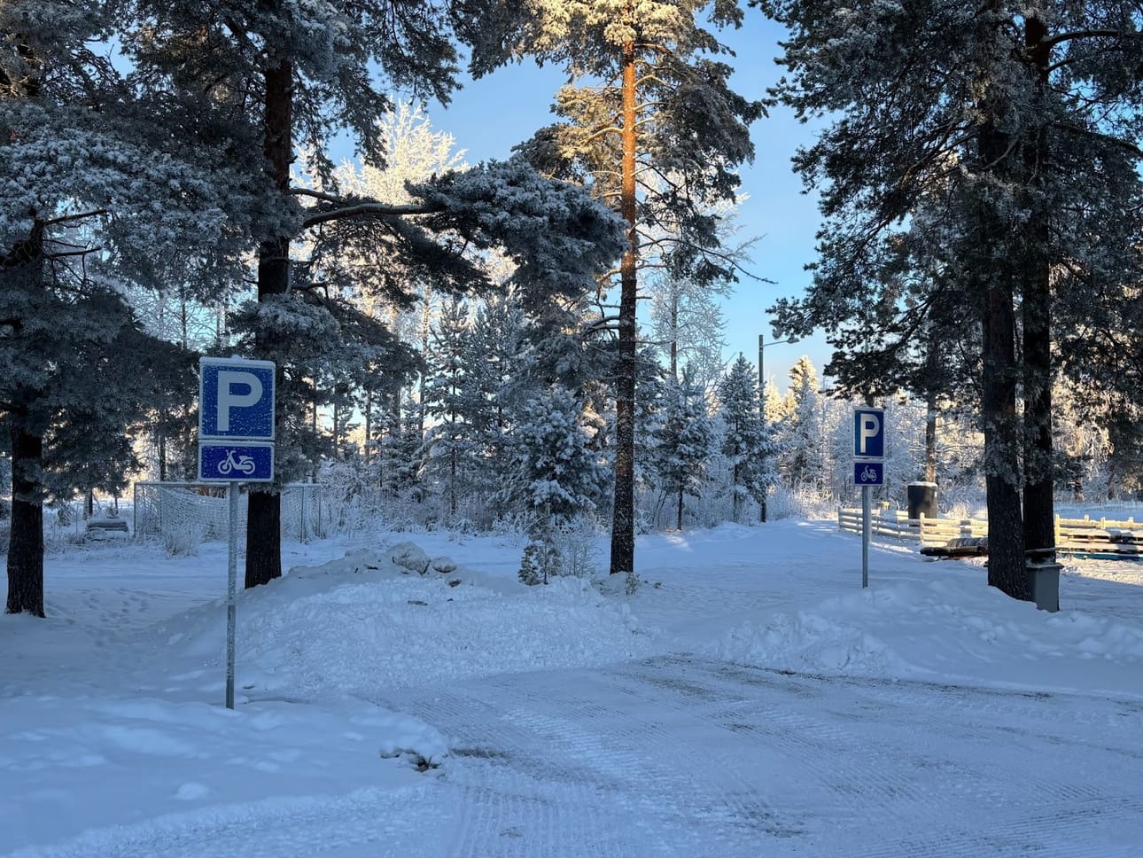 Huiskeen toinen mopoparkki.