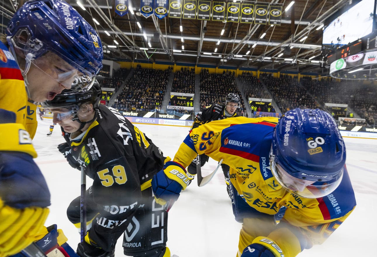 Julius Hermonen (59) jatkaa Kärpissä vuoden sopimuksella.