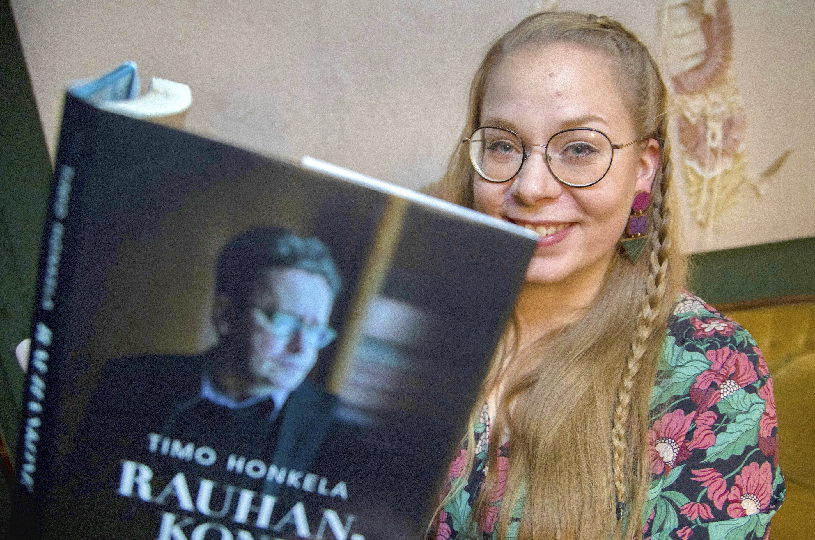Oman elämän tragediat saivat Timo Honkelan kehittämään idean väärinymmärryksiä karsivasta koneesta – nyt tytär kertoo, millainen oli Oulussakin vaikuttanut tekoälytutkija