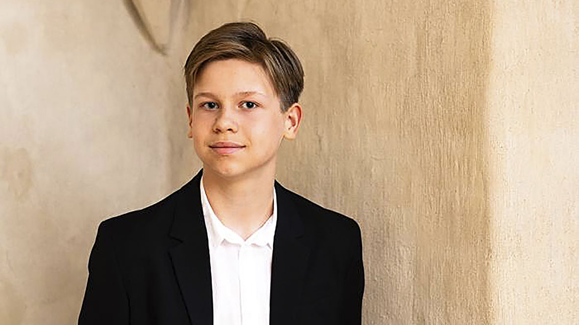 Pianistilupaus Nuutti Hirvonen konsertoi Pyhäjoella