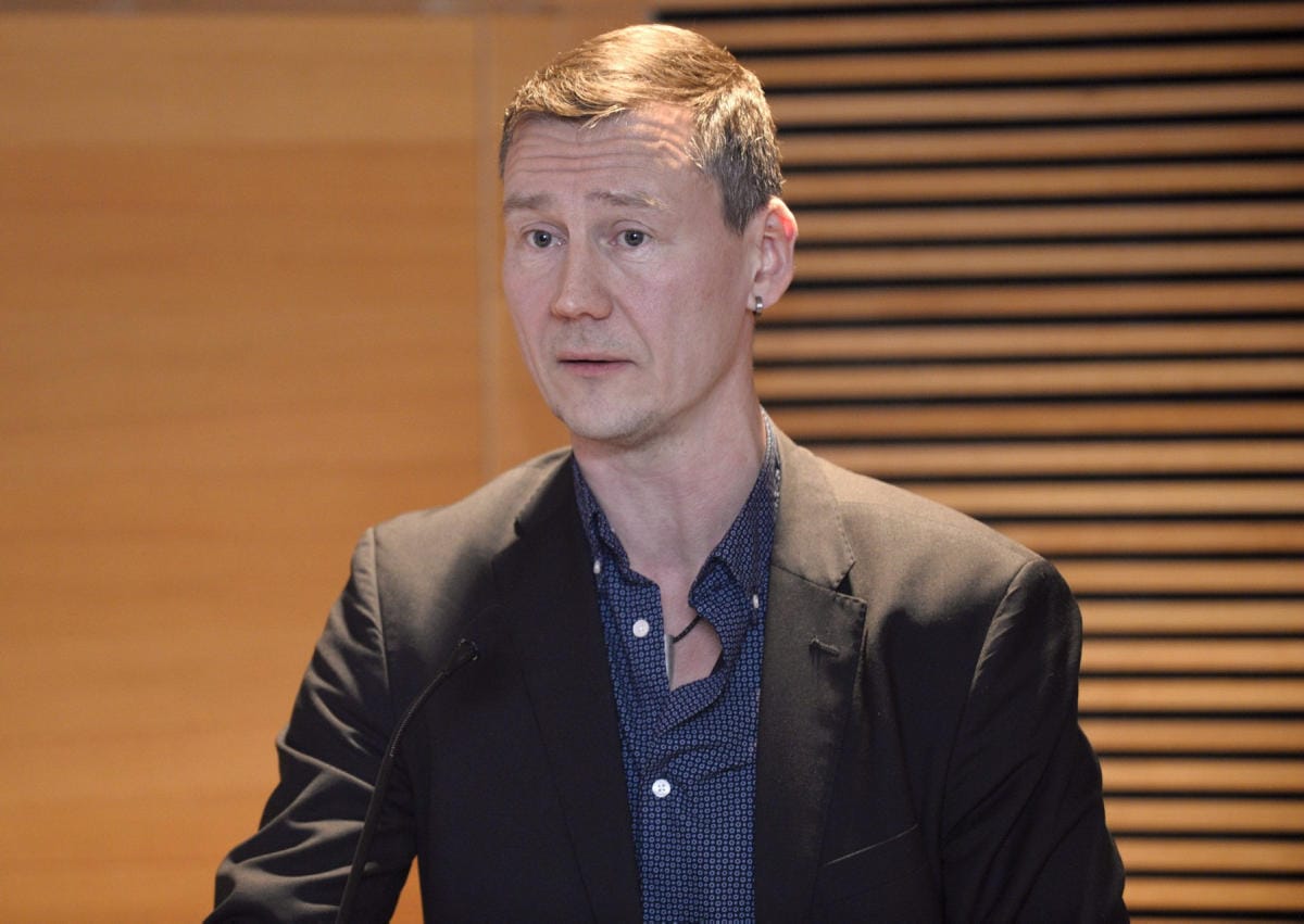 Venäjän ympäristöpolitiikan professori Veli-Pekka Tynkkynen pitää Fennovoiman päätöstä purkaa laitostoimittajasopimus Rosatomin kanssa moraalisesti ainoana oikeana ratkaisuna. LEHTIKUVA / Mesut Turan