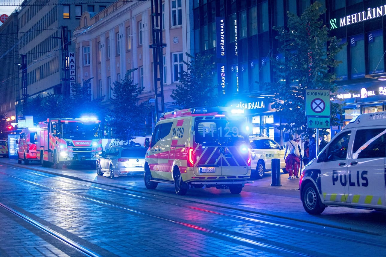 Ampuminen tapahtui Tampereen Hämeenkadulla torstai-iltana. Tampereen keskustassa oli iso poliisioperaatio. LEHTIKUVA / SASU JARNSTEDT