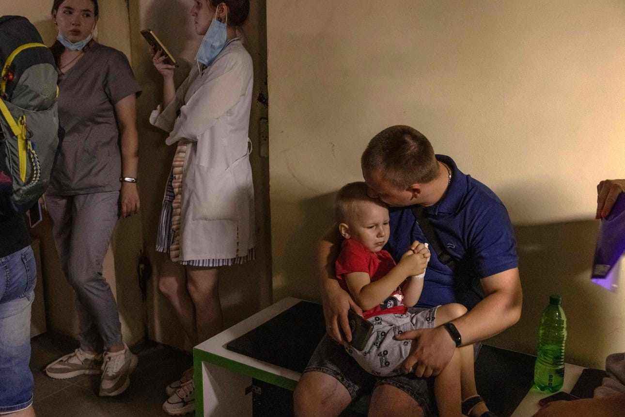 Pelastaa Lapset -järjestön mukaan valtaosa Ukrainan lapsista elää jatkuvassa pelossa. LEHTIKUVA/AFP