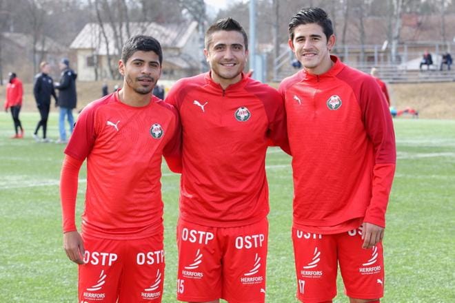Meksikolaiskolmikko Luis Robles, Dárvin Chávez ja Jahir Barraza rantautui Pietarsaareen ja Jaroon. Chávez oli Jarossa jo viime kaudella, kaksi muuta ovat tulokkaita. KUVA: GLENN HÄGG