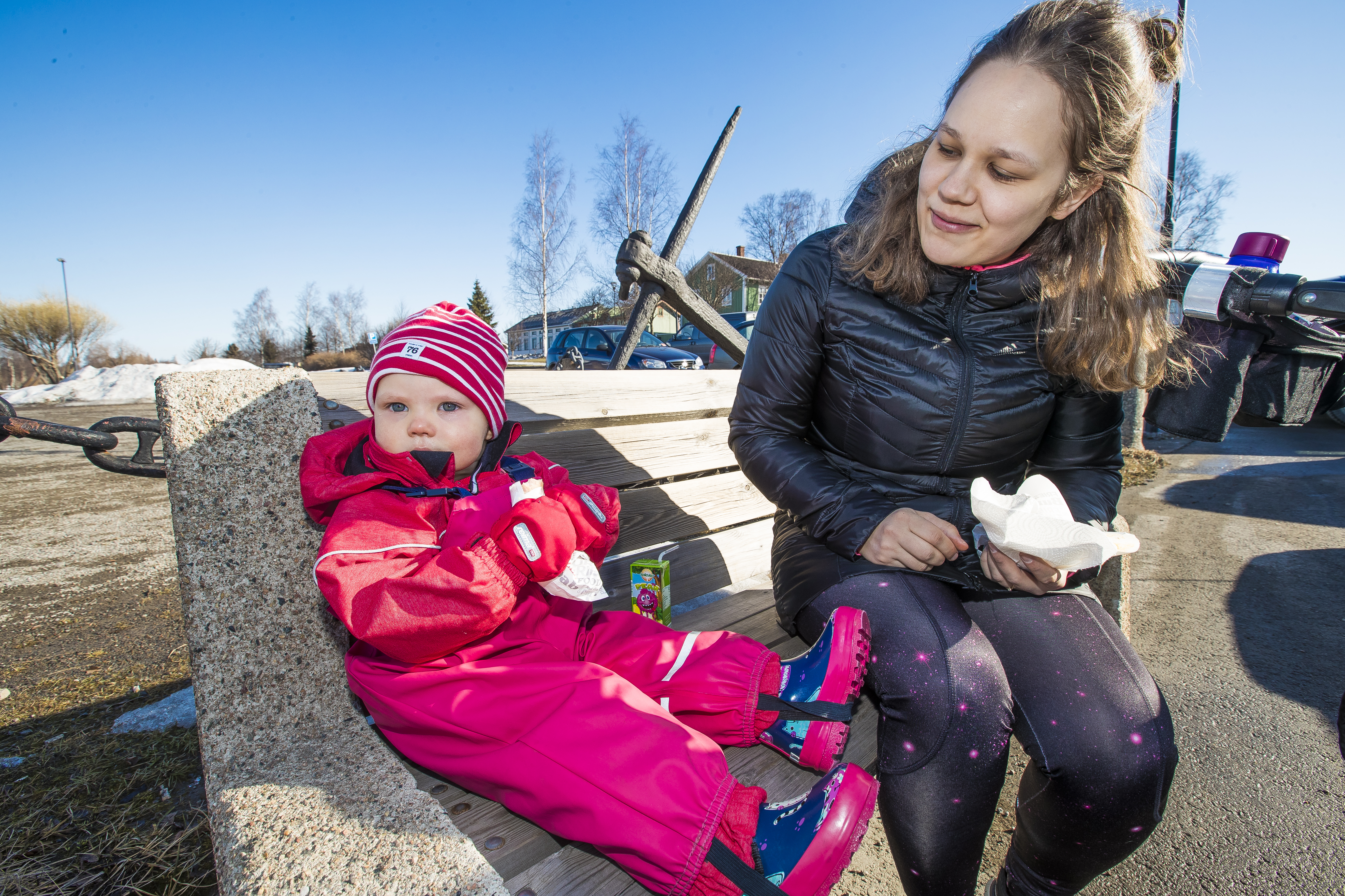 Tyyne (ei kuvassa), Elle ja Anne Nissilä olivat tulleet nauttimaan markkinameiningistä.