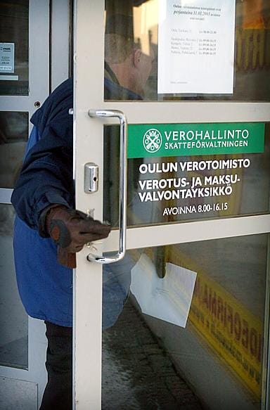 Palkansaajien verotus alenee noin 0,7-0,9 prosenttia eli noin 15-47 euroa kuussa tulotasosta riippuen.