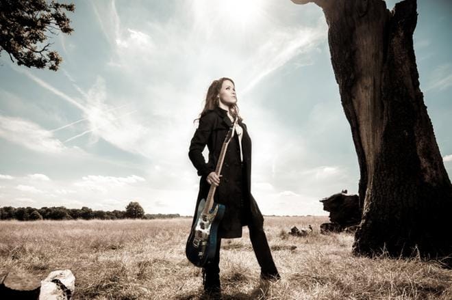 Erja Lyytinen on valittu brittiläisen Blues Matters -lehden kriitikkoäänestyksessä vuoden 2015 sooloartistiksi. Samana vuonna Finnish Blues Awards palkitsi Lyytisen vuoden artistina. KUVA: TINA KORHONEN