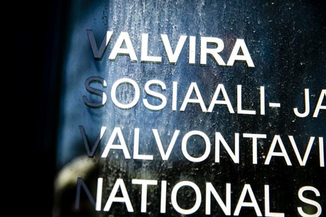 Valviran ylijohtajan Markus Henrikssonin mukaan rikosoikeuden professorin antama asiantuntijalausunto ei anna aihetta dramaattisiin muutoksiin hoivakotien valvontatyössä. KUVA: Joel Maisalmi