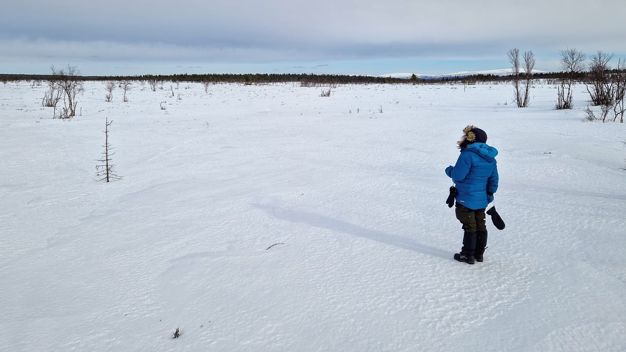 Lemmenjoen takamailla riittää tilaa ja ihminen tuntee itsensä pieneksi.