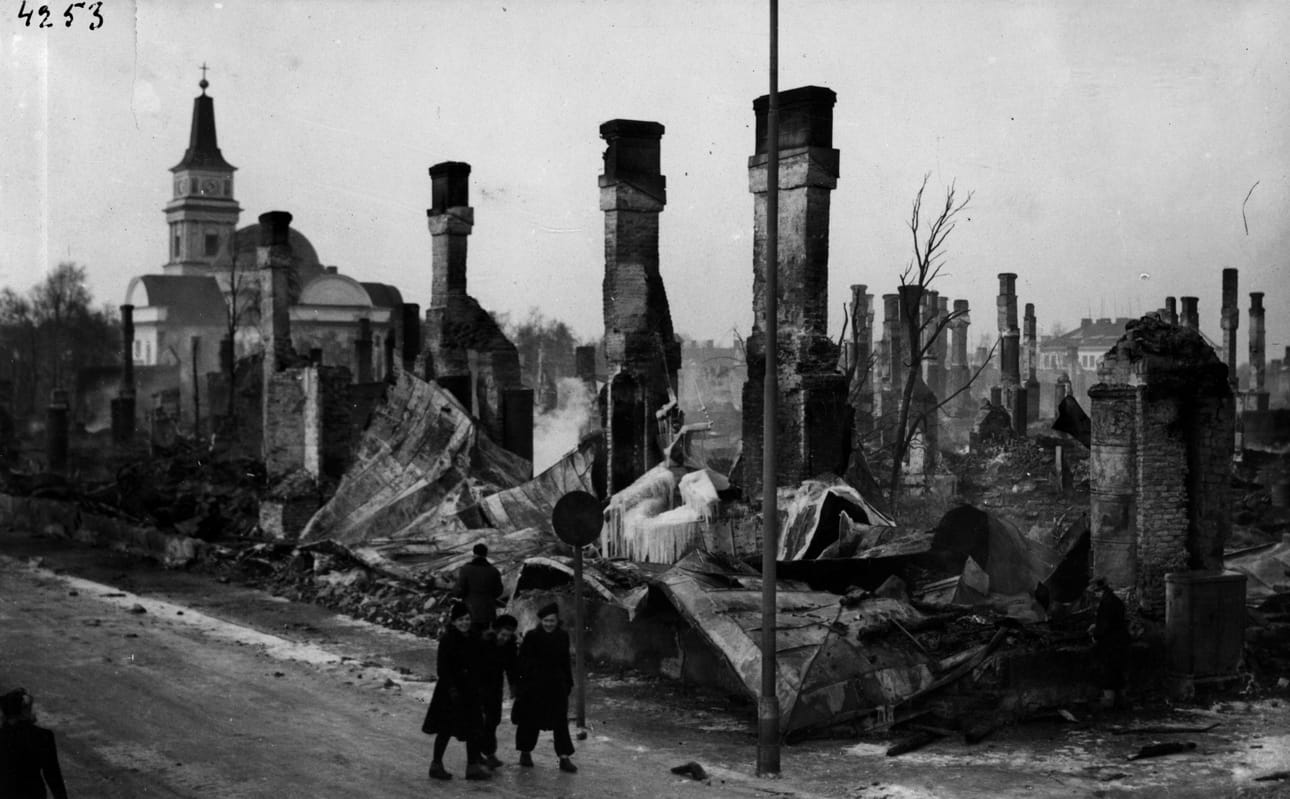 Oulun keskusta kärsi mittavia vaurioita pommituksissa helmikuussa 1944.