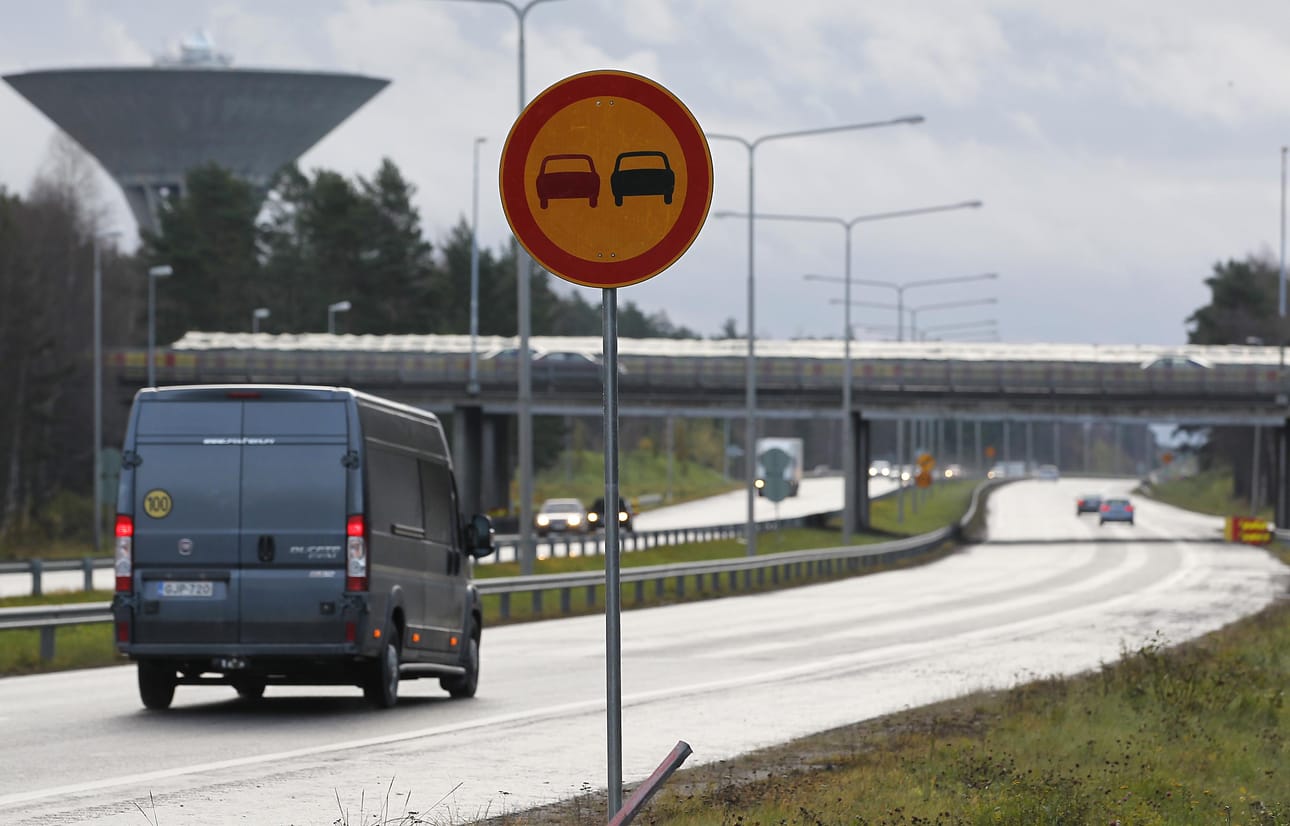 Liikkuva poliisi on huolissaan moottoritien lisääntyneistä ylinopeuksista.