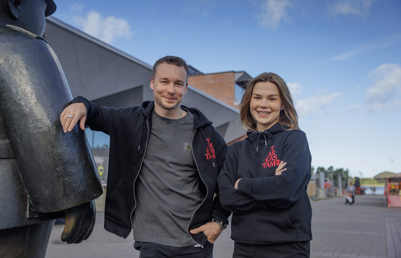 Roope Sulkala ja Liisi Forsman odottavat innolla kaikkia tulevia keikkoja, tapahtumia ja makuelämyksiä Tarkastamolla yhdessä oululaisten ja kauempaakin tulevien kävijöiden kanssa. Tarkastamon suuria avajaisia vietetään perjantaina 26. kesäkuuta.