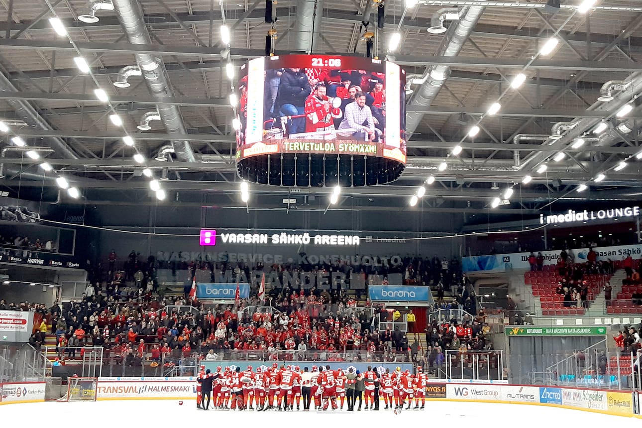 Vaasan Sportin kausi päättyi runkosarjaan – ja Filip Riskan hyvästeihin.
