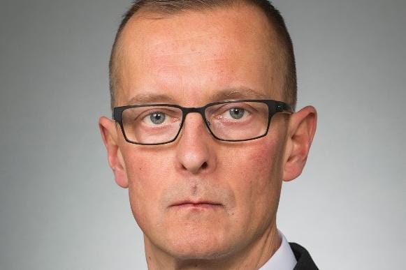 Merivoimien operaatiopäällikkö, kommodori Jori Harju on nimitetty amiraalin virkaan määräajaksi sekä merivoimien komentajaksi.