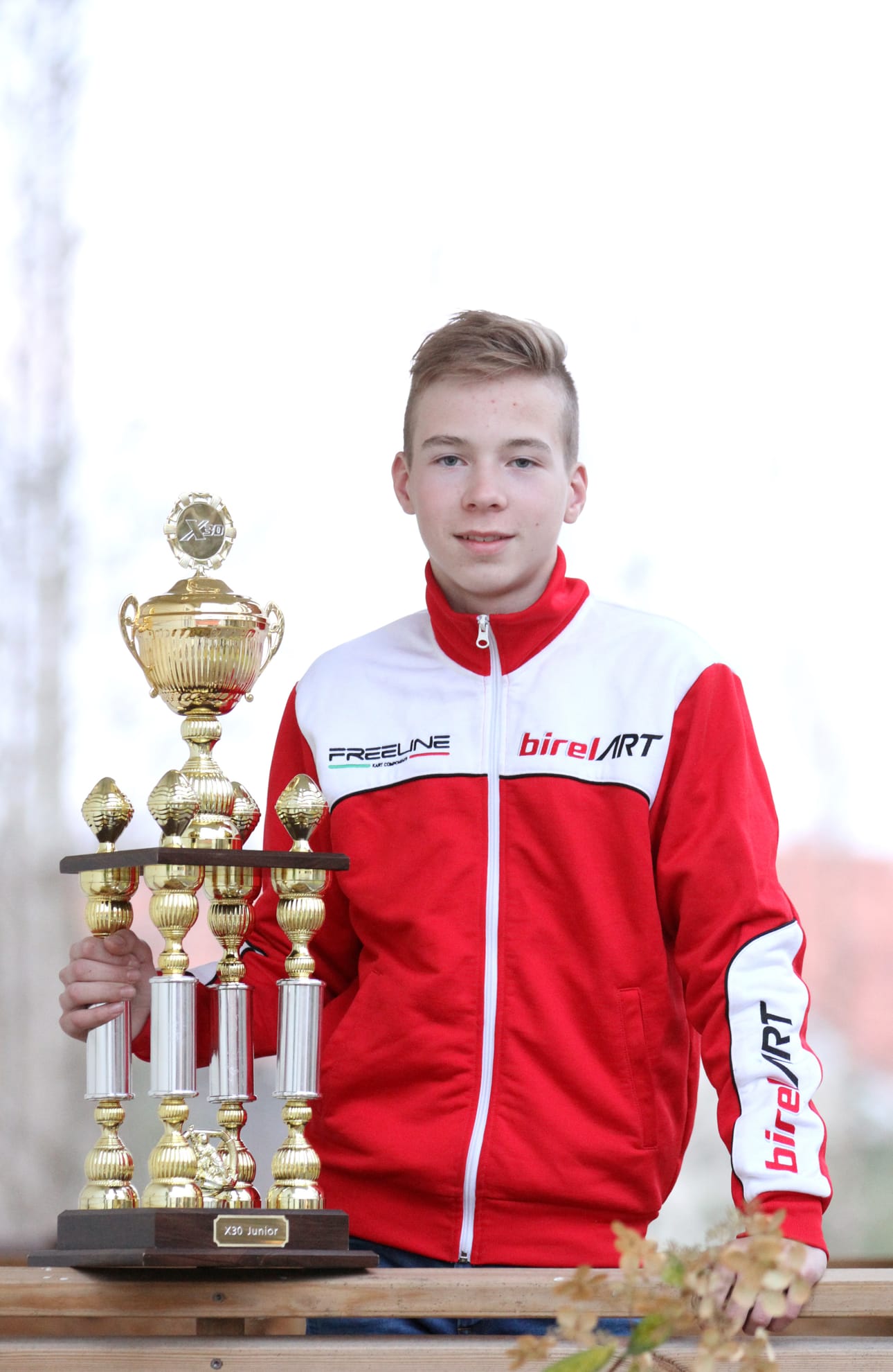 Liminkalainen kartingkuljettaja Arttu Salmela voitti X30 Challenge Finland -sarjan mestaruuden kaudella 2016 ja teki ulkomaandebyyttinsä Le Mansin radalla Ranskassa kansainvälisesti kovatasoisessa IAME International Final -maailmanfinaalissa.