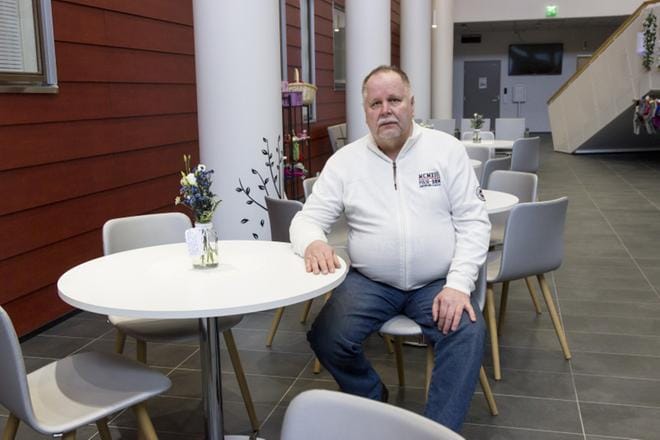 Täydennyspoliisiksi vapaaehtoisena kouluttautunut Jorma Leskinen asuu Pyhäjärvellä Pohjois-Pohjanmaalla. Täydennyspoliisit jäivät ilman todellista käyttöä. KUVA: Juho Vuolas