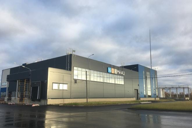 Perheyhtiö Nor-Maalin Venäjän-tehtaalla valmistetaan maaleja ja pinnoitteita Jakutiasta Kiinaan tehtävään 4000 kilometrin kaasuputkeen.