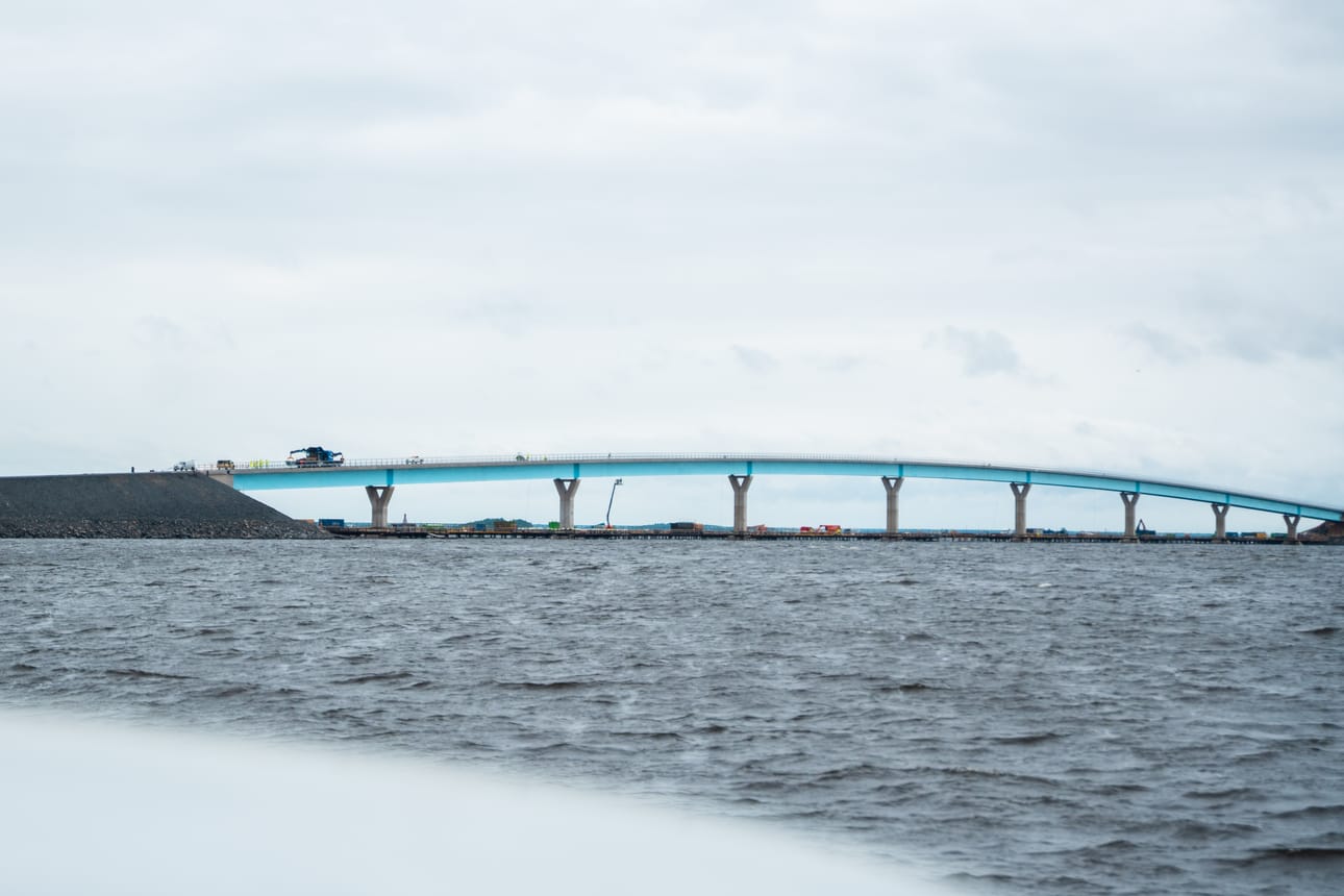 Huikun silta yhdistää Hailuodon mantereeseen vuosikymmenten kamppailun jälkeen.