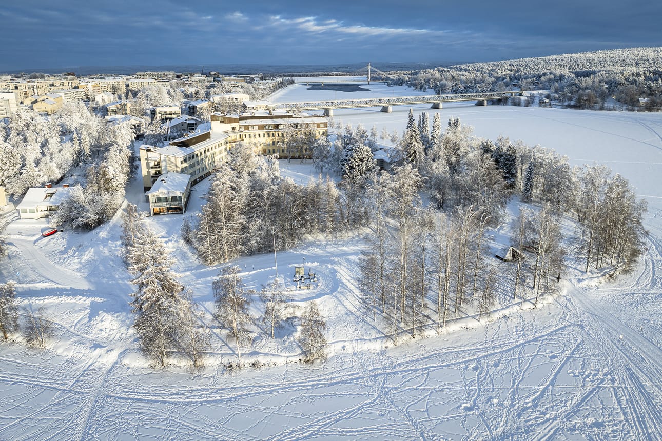 Sairaalanniemen rakentaminen on ollut vireillä vuodesta 2018, mutta rakentamisen mahdollistava kaavamuutos tuli lainvoimaiseksi vasta pari viikkoa sitten. Alueen vanhat sairaalarakennukset ovat olleet vuosia tyhjillään.