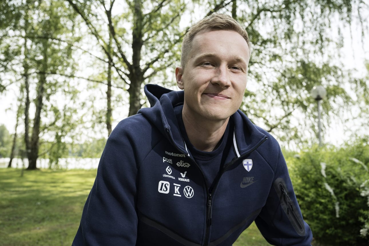 Maalivahti Viljami Sinisalo nautti siitä, kun pääsi Celticissä isojen pelien makuun. LEHTIKUVA / RONI REKOMAA