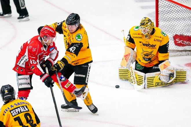 Kevättalvella SaiPasta Örebrohon siirtynyt Robin Salo pelaa ensi viikolla maajoukkueessa. KUVA: SAMPPA TOIVONEN