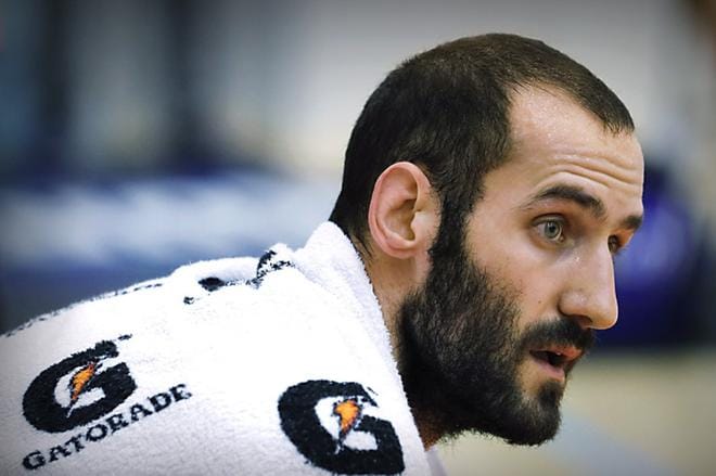 Bojan Sarcevic aloittaa jo seitsemännen kautensa Kauhajoella. Sarcevicin aikana Karhu Basket on viimeistään noussut Korisliigan ehdottomaan kärkikastiin. Sarcevic solmi alkukesästä kahden vuoden jatkosopimuksen oranssipaitojen kanssa. KUVA: JOUKO HÄNNINEN / ARKISTO