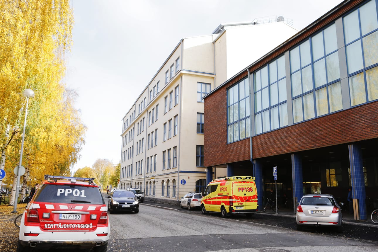 Myllytullin ammattioppilaitoksen puukotuksen tutkinta jatkuu tänään muun muassa rikospaikkatutkinnalla.