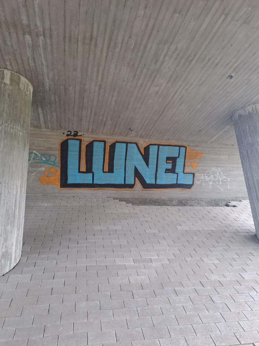 Lunel-graffiteja on ollut muun muassa alikäytävissä. Kuva on Oulun Ruskossa Raitotien alittavasta alikulussa.