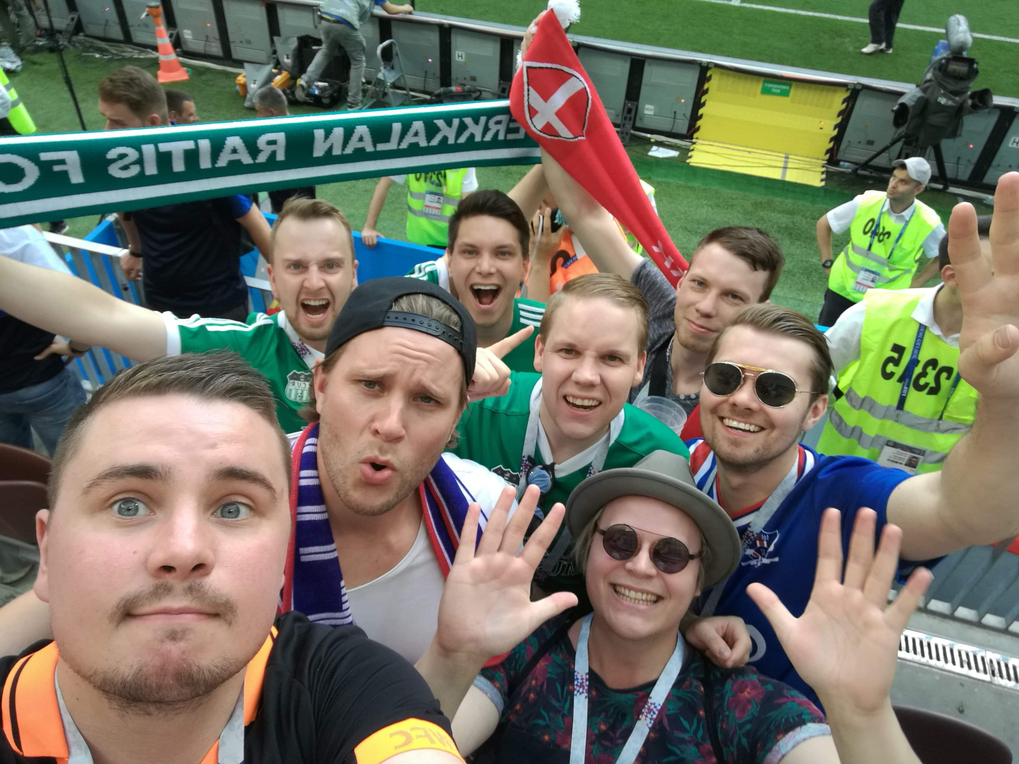 Jaakko Remahl, Pasi Kallio, Jere Pehkonen, Jaakko Seikkala, Erkki Ankeli, Juho Pehkonen, Lauri Pisilä, Matti Jaatinen ja Arttu Maliniemi ovat nauttineet jalkapallon MM-kisoista Moskovassa.