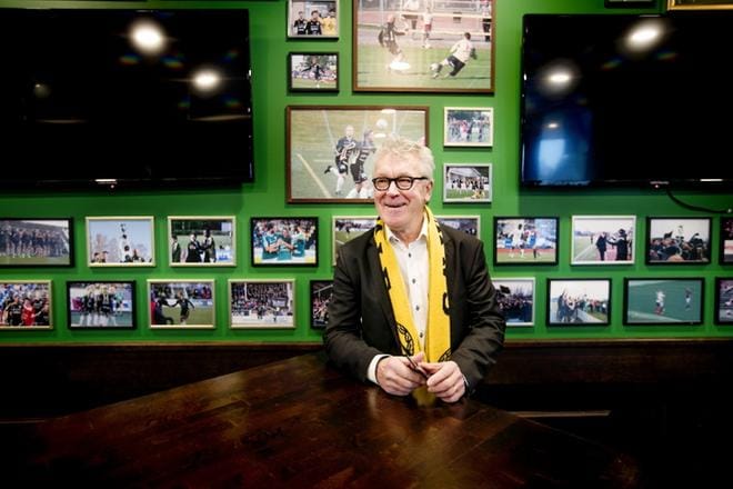 Jukka Vakkila kertoo, että osa seurajoukkueiden valmentajista on kohdannut tylyä kohtelua. Potkujen ilmoittaminen on tapahtunut muutoin kuin keskustelemalla henkilökohtaisesti. Vakkila oli mukana Pohjanmaan urheilugaalaseminaarissa Seinäjoella. KUVA: JAAKKO ELENIUS