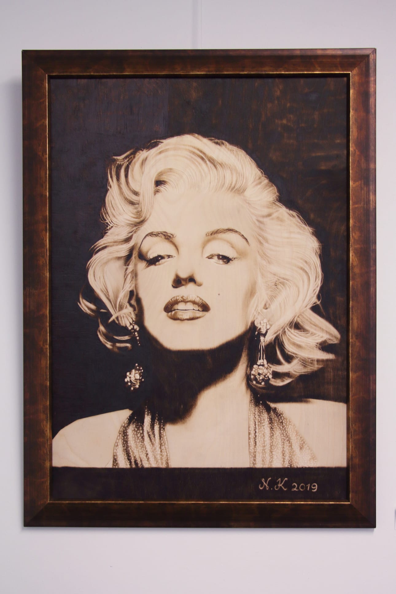 Hän ei esittelyjä kaipaa, Marilyn Monroe.