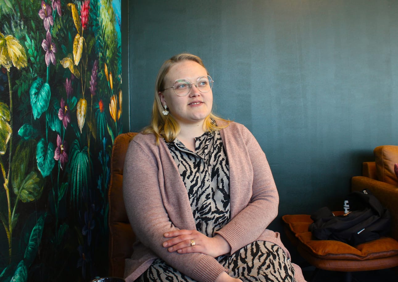Millainen kylä Härkmeri on? - Aika hiljainen, mutta kyllä siellä viljelijät pörräävät koko ajan, kun kevät ja kesä tulevat. Ne ovat aivan hulluja, nauraa Isabella Berglund ja jatkaa Härkmeren olevan myös hieno kylä, jossa on tuttua ja turvallista kasvattaa lapsia.