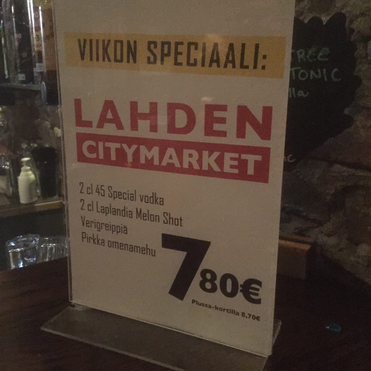 Lahden Citymarket -drinkki pitää sisällään muun muassa Pirkka-omenamehua.
