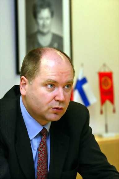 Valtiovarainministeri Eero Heinäluoma haluaa pitää asuntolainojen korkojärjestelmän ennallaan.