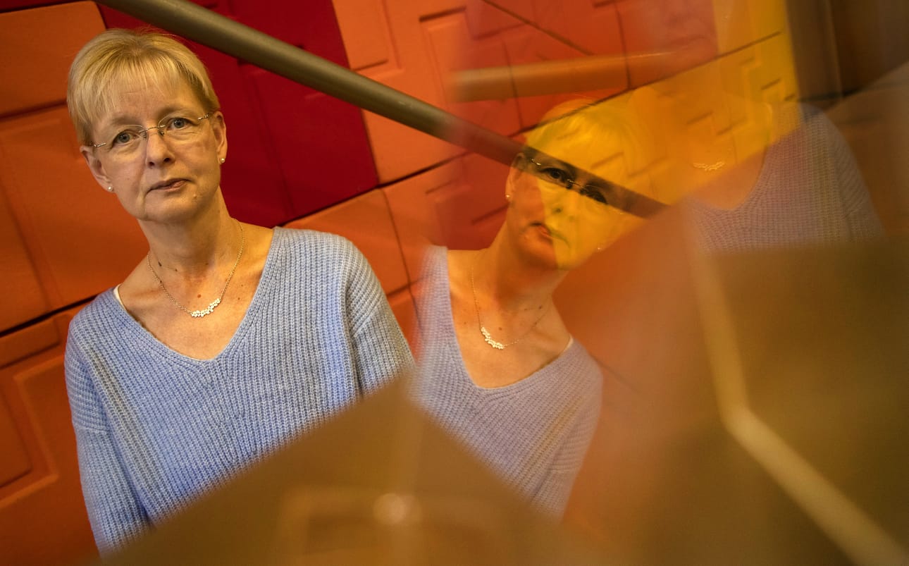 Kati Peltonen kärsii vatsakipuja aiheuttavasta ärtyvän suolen oireyhtymästä ja umpipussitaudista. Hoito-ohjeita vatsakipujen taltuttamiseksi hän on saanut lähinnä vertaistukea tarjoavan IBD-yhdistyksen kautta.