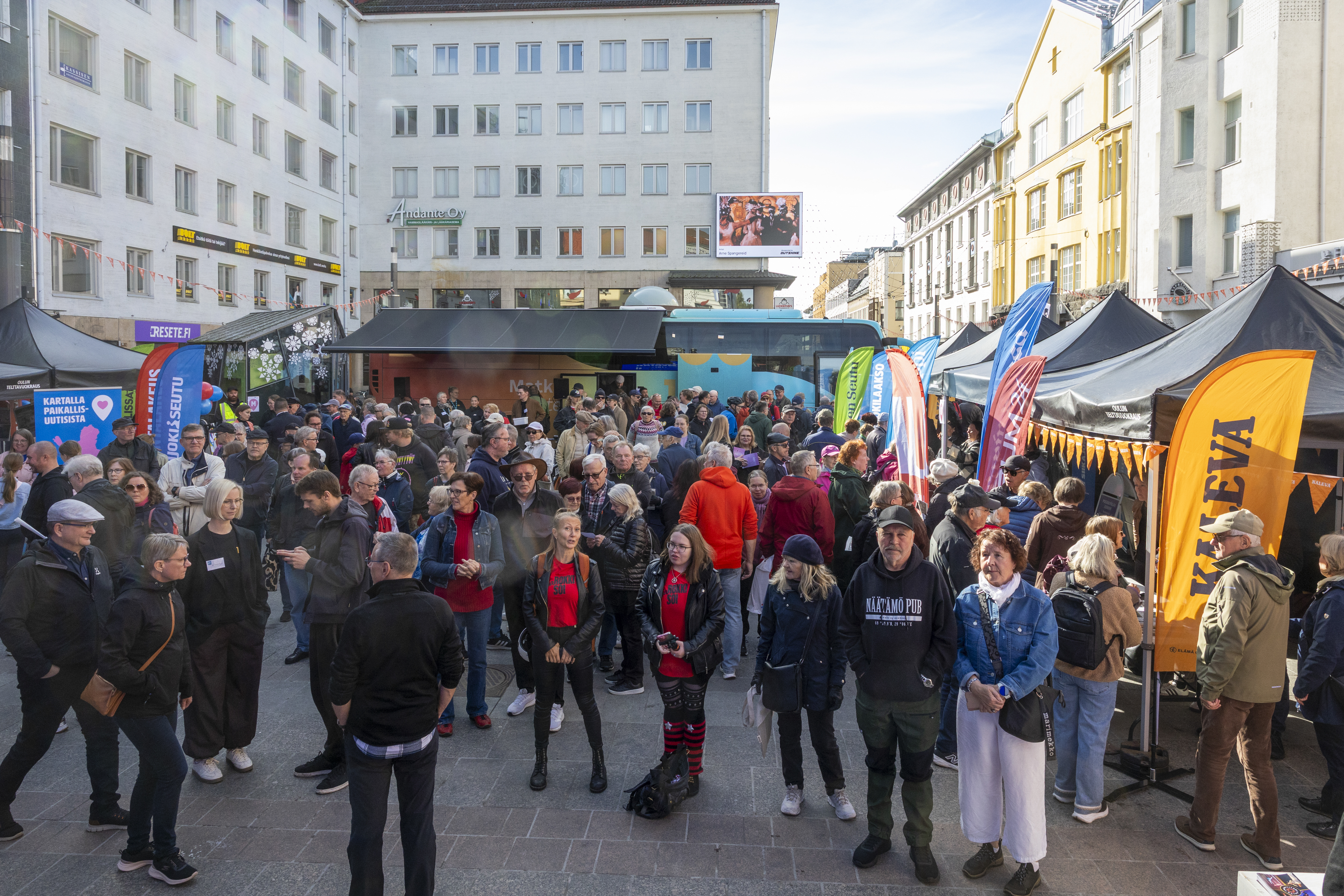 Pohjoisen uutismedian päivä veti oululaisia Rotuaarille lauantaina