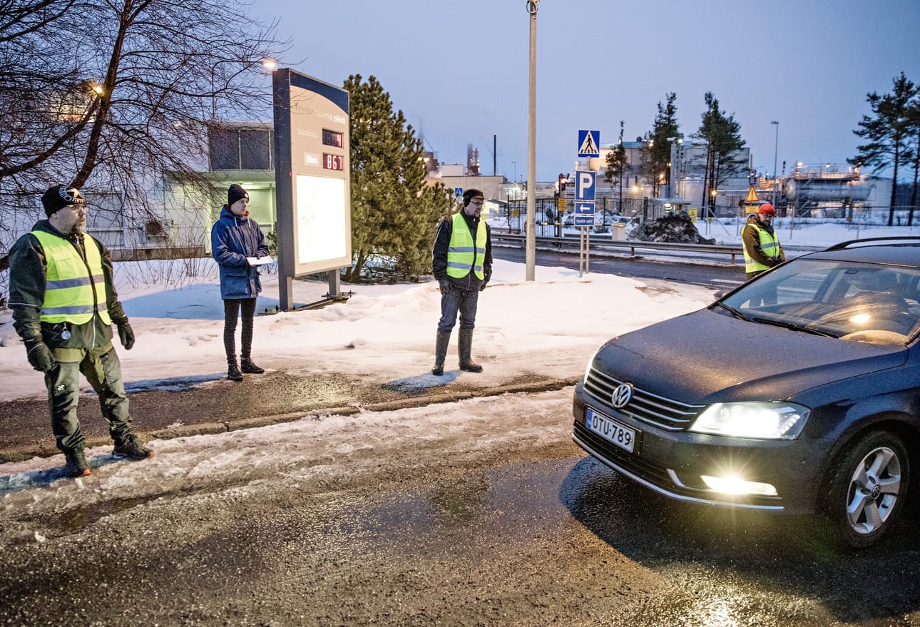Työntekijöiden ulosmarssi oli ohi aamukuuteen mennessä.