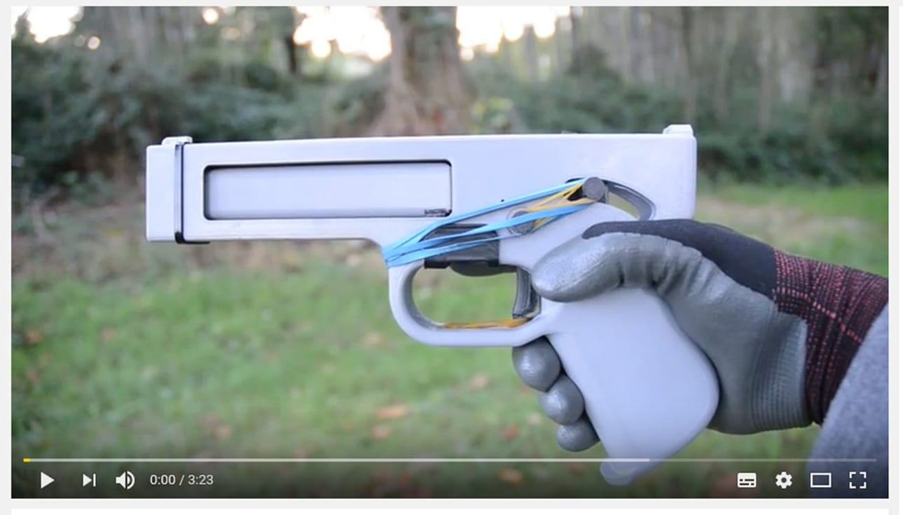 3D-tulostettuja aseita ja niiden valmistamista esitellään esimerkiksi videopalvelu YouTubessa.