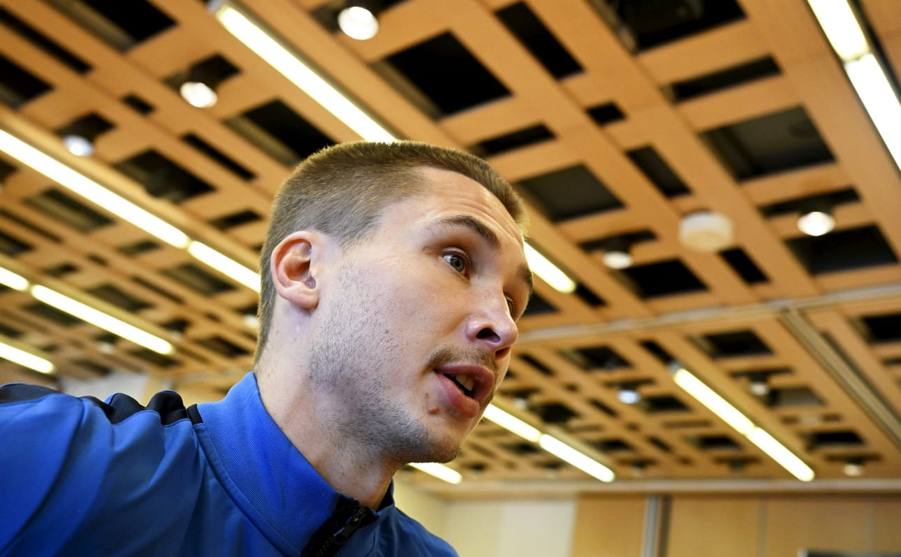 HJK:n kapteeni Miro Tenho sanoo, ettei helppoja pelejä tule. LEHTIKUVA / Vesa Moilanen