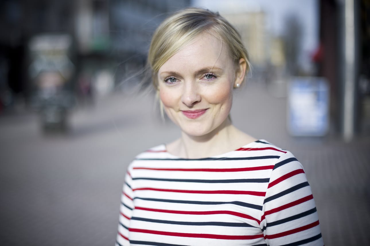 Maria Ohisalon olemusta kuvataan lämpimäksi ja iloiseksi. Porukan suulaimmaksi vitsinkertojaksi hänestä ei kuitenkaan ole.